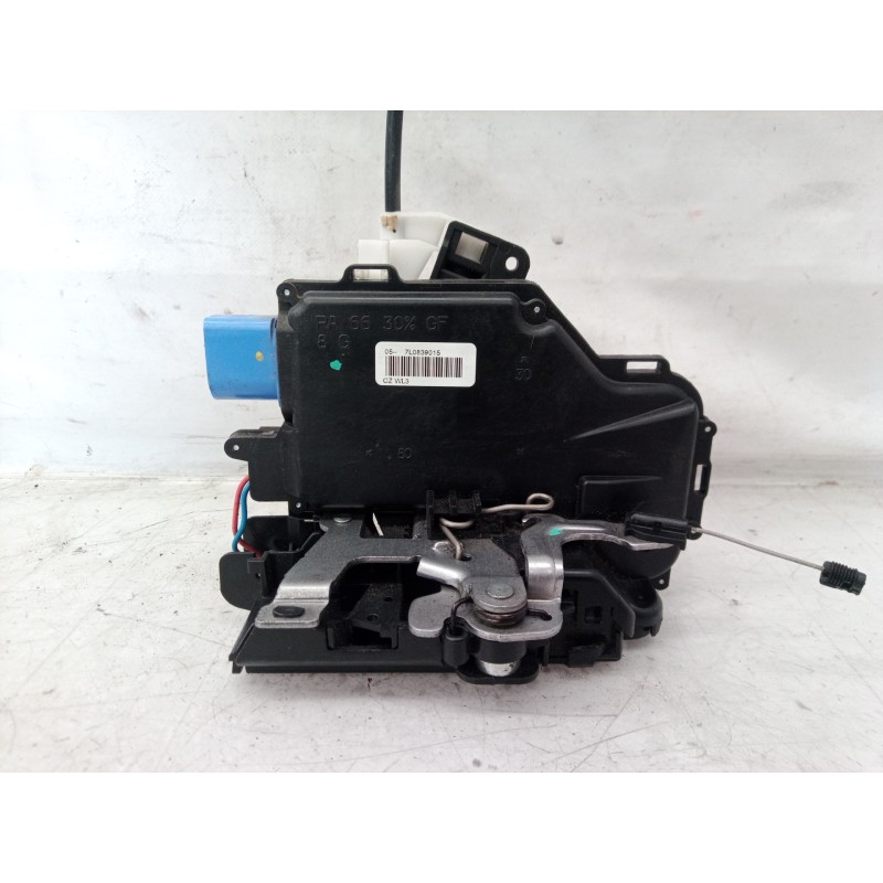Recambio de cerradura puerta trasera izquierda para volkswagen golf v berlina (1k1) trendline referencia OEM IAM 7L0839015 7L083
