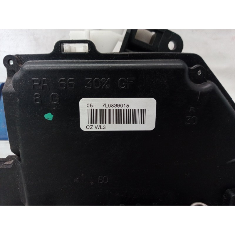 Recambio de cerradura puerta trasera izquierda para volkswagen golf v berlina (1k1) trendline referencia OEM IAM 7L0839015 7L083