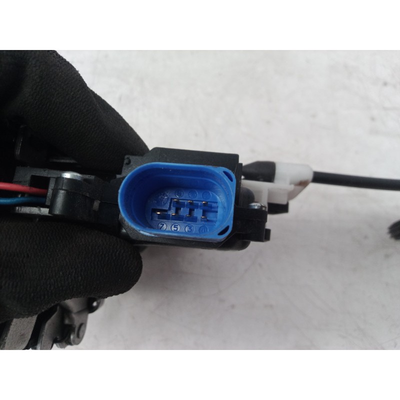 Recambio de cerradura puerta trasera izquierda para volkswagen golf v berlina (1k1) trendline referencia OEM IAM 7L0839015 7L083