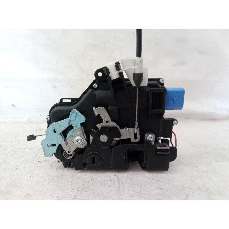 Recambio de cerradura puerta trasera izquierda para volkswagen golf v berlina (1k1) trendline referencia OEM IAM 7L0839015 7L083