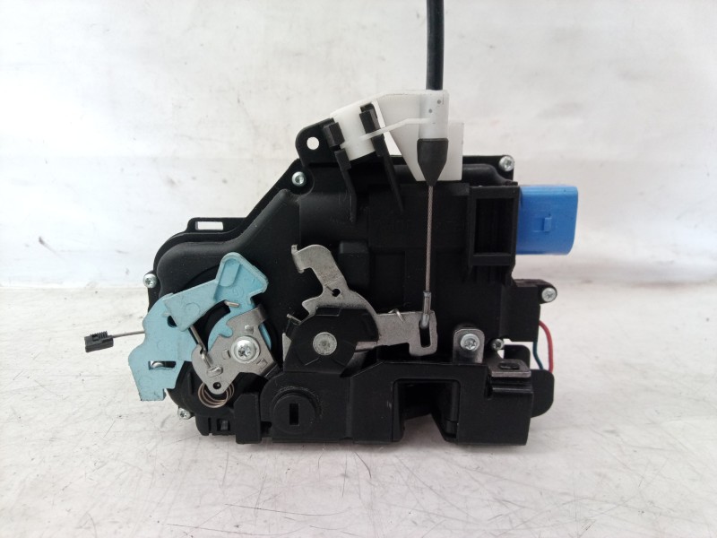 Recambio de cerradura puerta trasera izquierda para volkswagen golf v berlina (1k1) trendline referencia OEM IAM 7L0839015 7L083