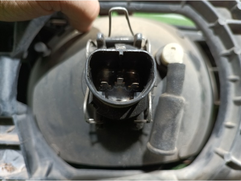 Recambio de faro izquierdo para isuzu rodeo referencia OEM IAM   