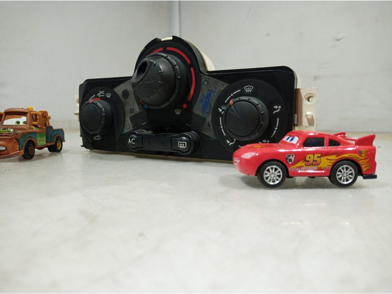 Recambio de mando climatizador para renault megane ii coupe/cabrio referencia OEM IAM 69587001 69587001 69587001