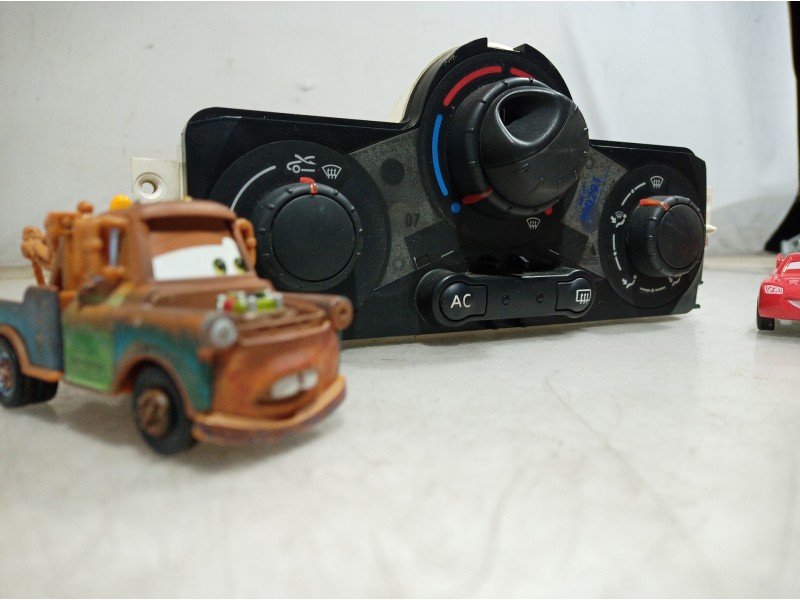 Recambio de mando climatizador para renault megane ii coupe/cabrio referencia OEM IAM 69587001 69587001 69587001