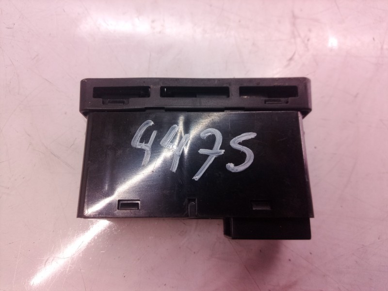 Recambio de warning para bmw serie 3 berlina (e46) 320d edition advance referencia OEM IAM 8368920 8368920 8368920