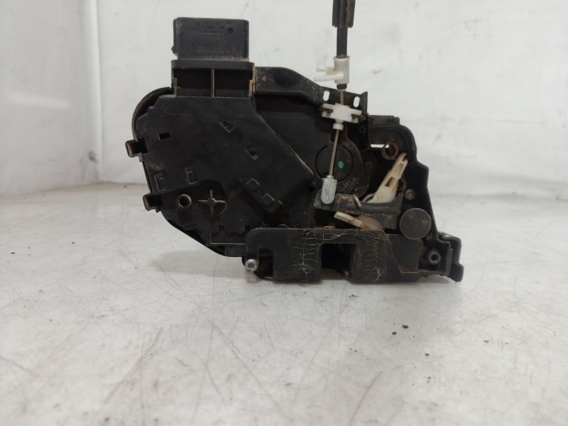 Recambio de cerradura puerta delantera derecha para land rover discovery v6 td hse referencia OEM IAM FQJ000420 FQJ000420 FQJ000