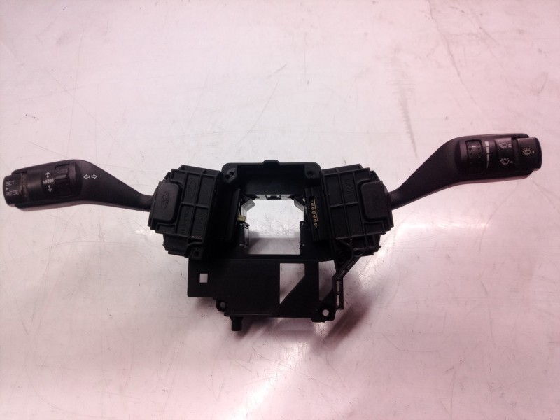 Recambio de mando multifuncion para ford focus berlina (cap) ambiente (d) referencia OEM IAM 13N064FH 13N064 13N064