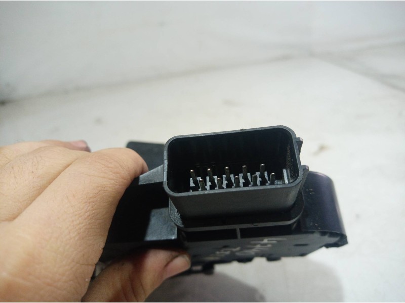 Recambio de cerradura puerta trasera izquierda para land rover discovery v6 td hse referencia OEM IAM FQM500370 FQM500370 FQM500