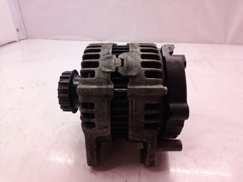 Recambio de alternador para volkswagen touareg (7la) tdi r5 referencia OEM IAM 070903024F 070903024 0121615025