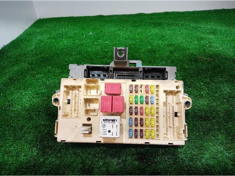 Recambio de caja reles / fusibles para fiat stilo (192) 1.6 16v dynamic (04.2006) referencia OEM IAM   