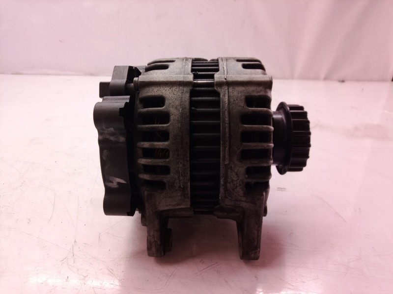 Recambio de alternador para volkswagen touareg (7la) tdi r5 referencia OEM IAM 070903024F 070903024 0121615025