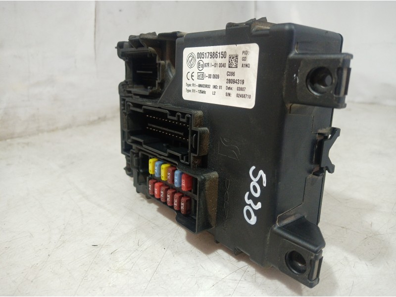 Recambio de caja reles / fusibles para fiat punto (199) easy referencia OEM IAM 00517986150 00517986150 28094319