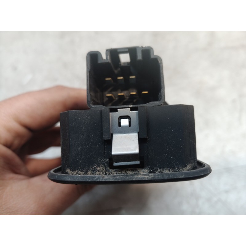 Recambio de mando elevalunas delantero derecho para land rover discovery v6 td hse referencia OEM IAM YUD501070PVJ YUD501070PVJ 