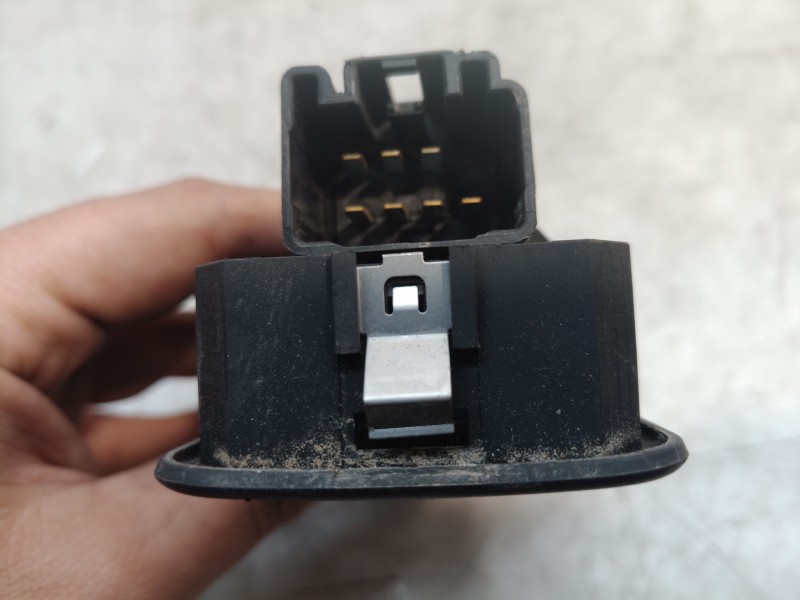 Recambio de mando elevalunas delantero derecho para land rover discovery v6 td hse referencia OEM IAM YUD501070PVJ YUD501070PVJ 