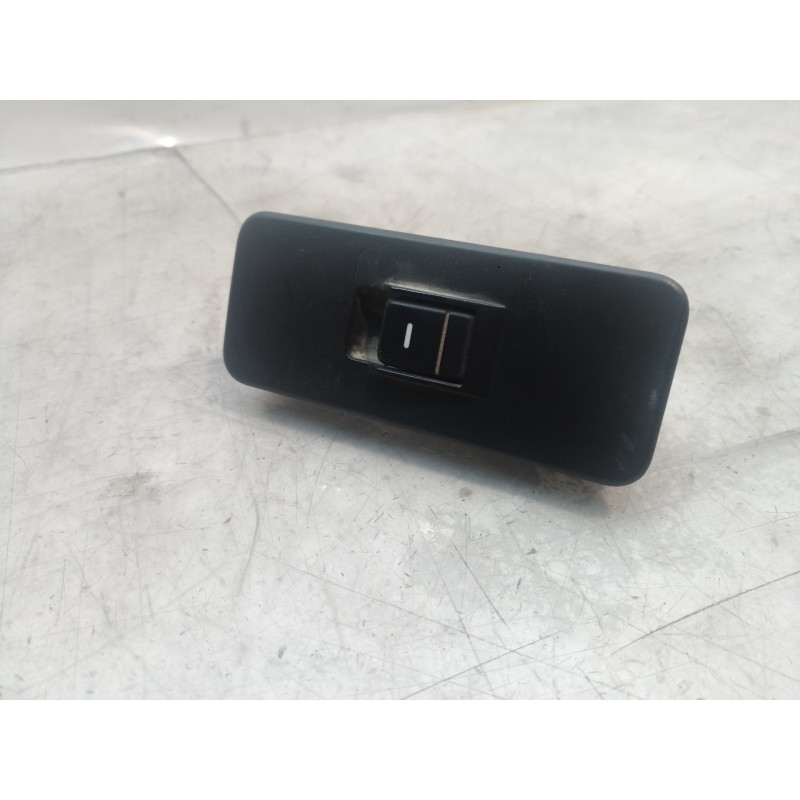 Recambio de mando elevalunas trasero derecho para land rover discovery v6 td hse referencia OEM IAM YUD501070PVJ YUD501070PVJ YU
