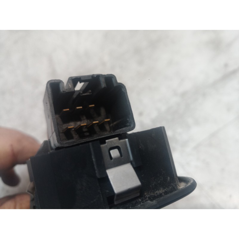 Recambio de mando elevalunas trasero derecho para land rover discovery v6 td hse referencia OEM IAM YUD501070PVJ YUD501070PVJ YU