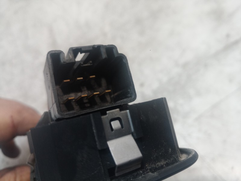 Recambio de mando elevalunas trasero derecho para land rover discovery v6 td hse referencia OEM IAM YUD501070PVJ YUD501070PVJ YU