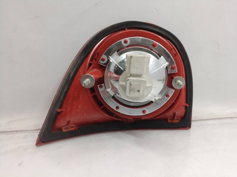 Recambio de piloto trasero derecho interior para volkswagen golf v berlina (1k1) trendline referencia OEM IAM 1K6945094G 1K69450