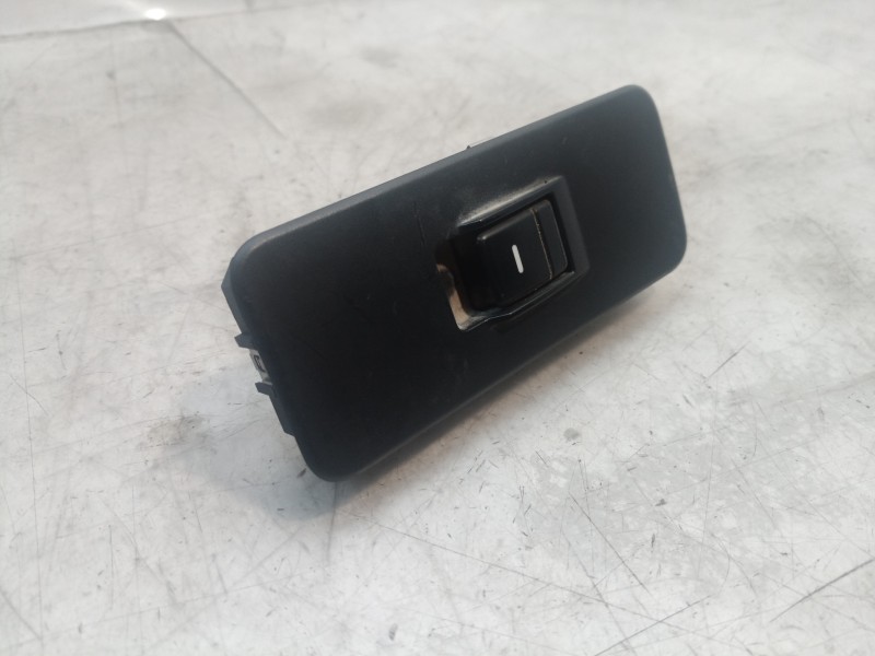 Recambio de mando elevalunas trasero derecho para land rover discovery v6 td hse referencia OEM IAM YUD501070PVJ YUD501070PVJ YU