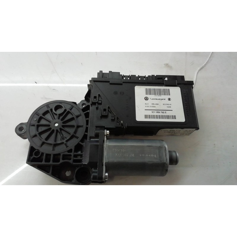 Recambio de motor elevalunas delantero derecho para volkswagen touareg (7la) tdi r5 referencia OEM IAM 0130821765 0130821765 013