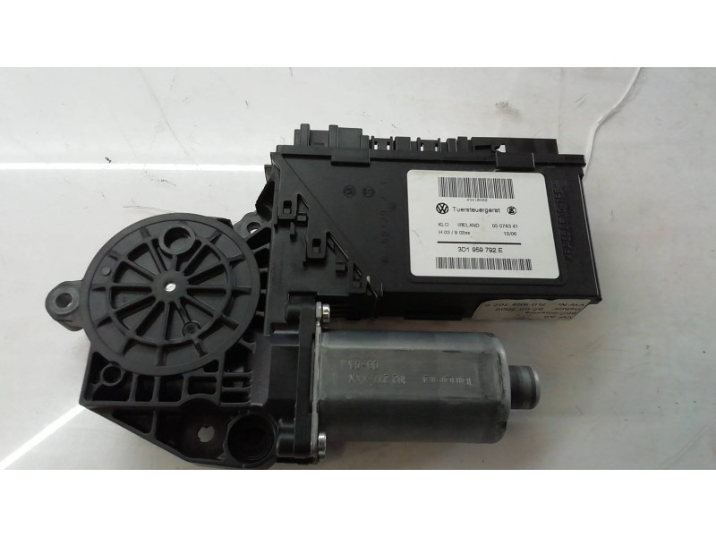 Recambio de motor elevalunas delantero derecho para volkswagen touareg (7la) tdi r5 referencia OEM IAM 0130821765 0130821765 013
