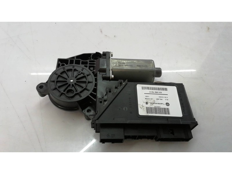 Recambio de motor elevalunas trasero derecho para volkswagen touareg (7la) tdi r5 referencia OEM IAM 0130821764 0130821764 01308