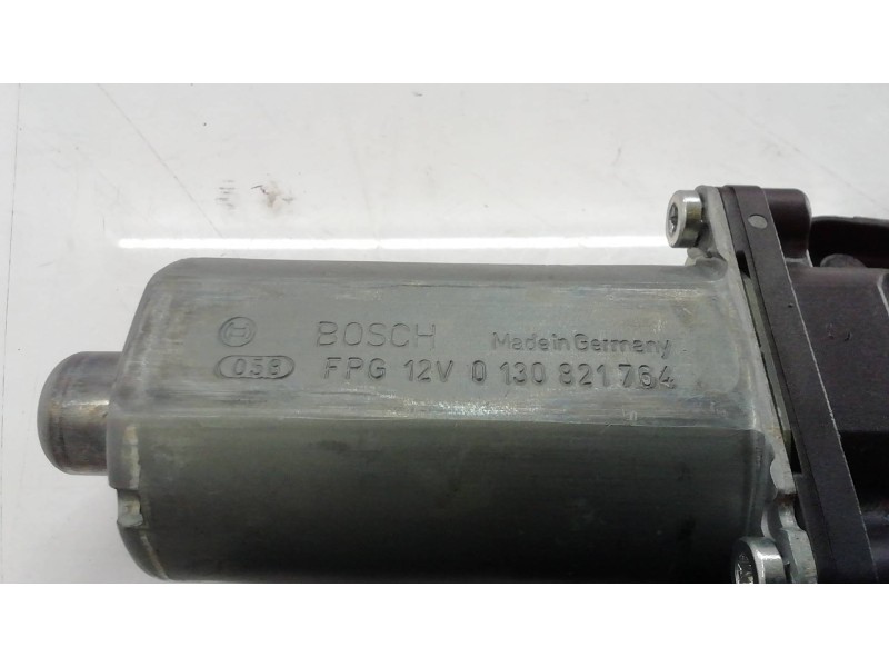 Recambio de motor elevalunas trasero derecho para volkswagen touareg (7la) tdi r5 referencia OEM IAM 0130821764 0130821764 01308