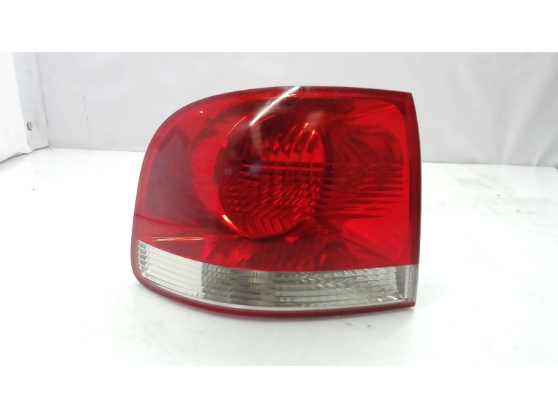 Recambio de piloto trasero izquierdo para volkswagen touareg (7la) tdi r5 referencia OEM IAM 7L6945095P  