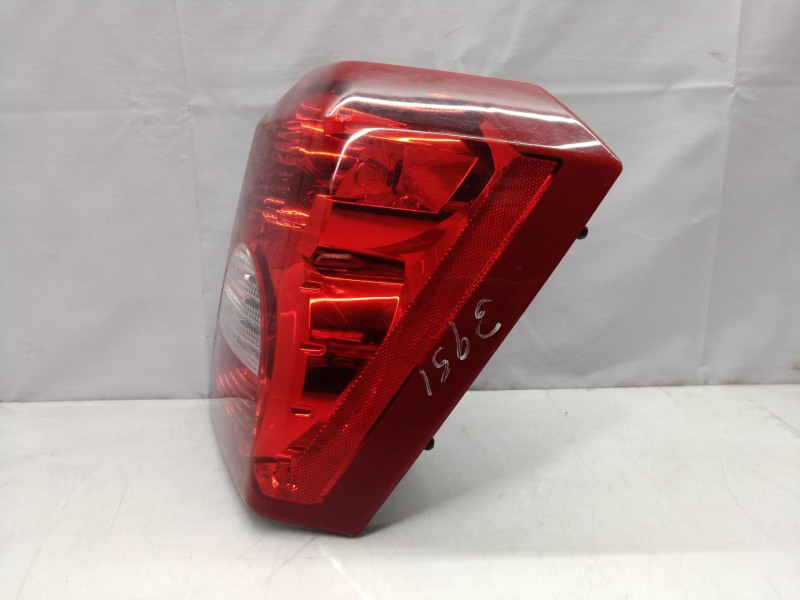 Recambio de piloto trasero derecho para dodge caliber s referencia OEM IAM 05303752AE 05303880AE 320078B