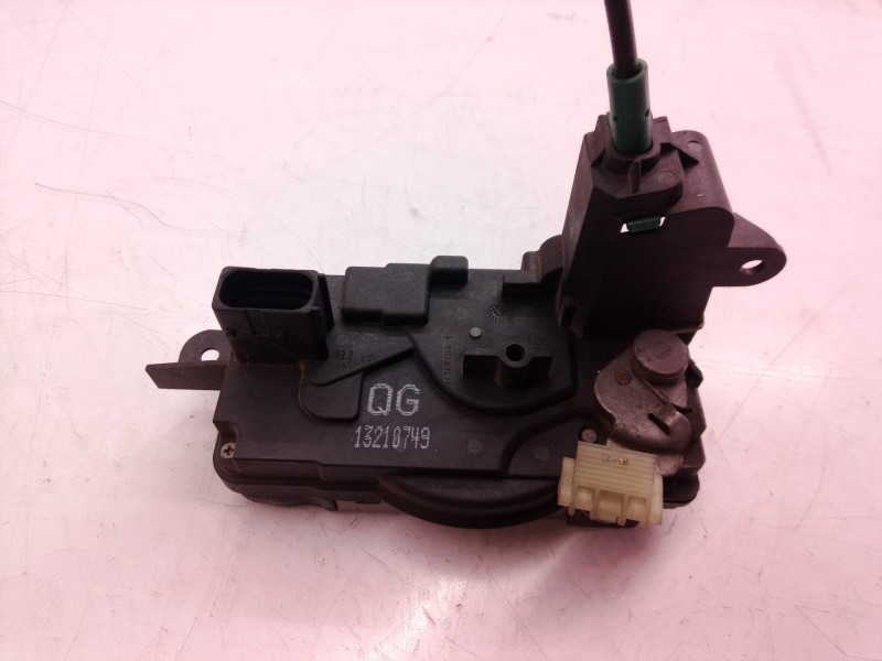Recambio de cerradura puerta delantera derecha para opel zafira b cosmo referencia OEM IAM 13222742  