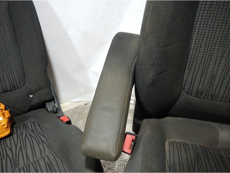 Recambio de juego asientos completo para peugeot 5008 active referencia OEM IAM   