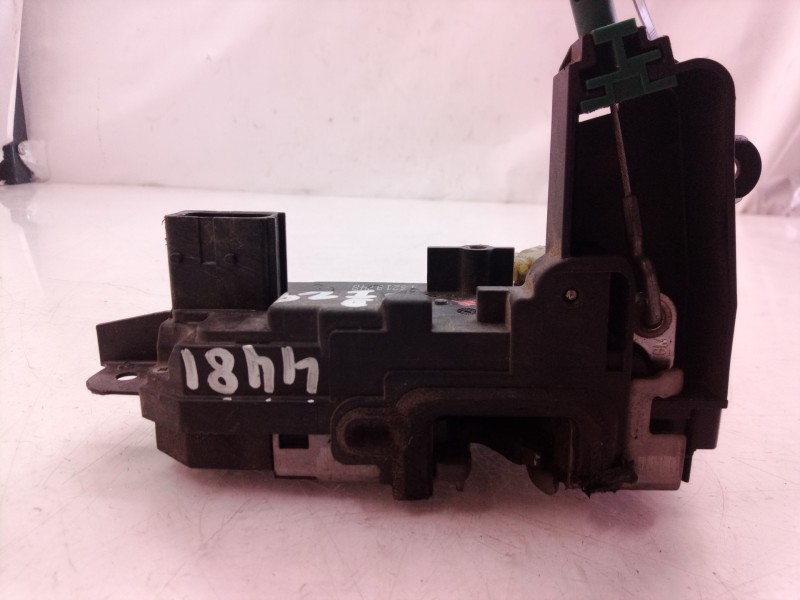 Recambio de cerradura puerta delantera izquierda para opel zafira b cosmo referencia OEM IAM 13222741  