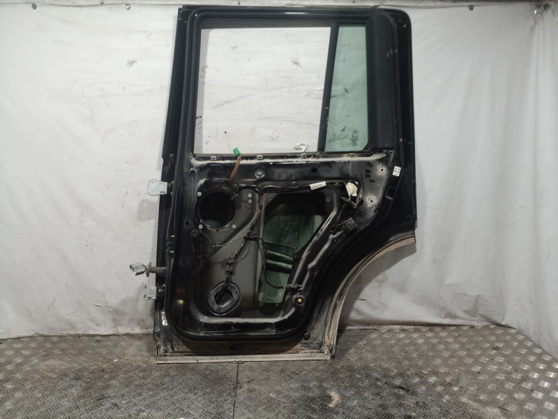 Recambio de puerta trasera derecha para land rover discovery v6 td hse referencia OEM IAM   