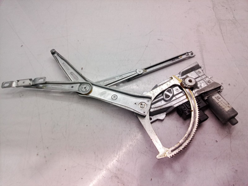 Recambio de elevalunas delantero derecho para opel zafira b cosmo referencia OEM IAM 13132435 13132435 13132435