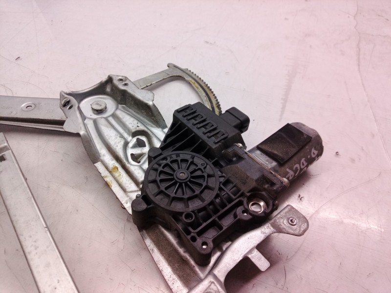 Recambio de elevalunas delantero derecho para opel zafira b cosmo referencia OEM IAM 13132435 13132435 13132435