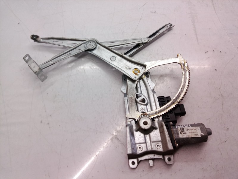 Recambio de elevalunas delantero izquierdo para opel zafira b cosmo referencia OEM IAM 13132434 13132434 13132434