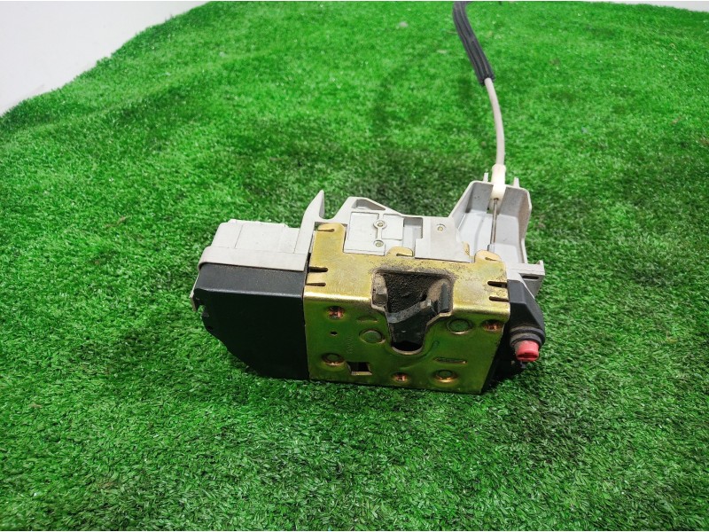 Recambio de cerradura puerta trasera izquierda para peugeot 307 berlina (s2) xr referencia OEM IAM   