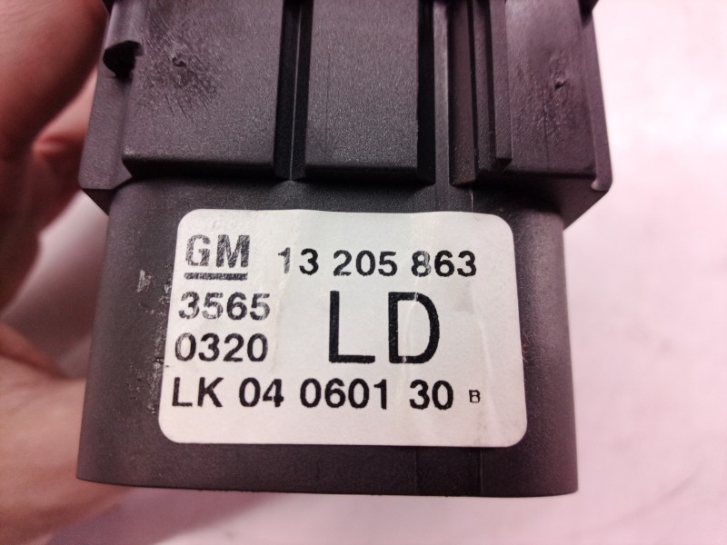 Recambio de mando luces para opel zafira b cosmo referencia OEM IAM 13205863 13205863 13205863