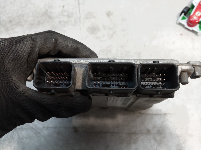 Recambio de centralita motor uce para peugeot 807 sv referencia OEM IAM 0281011033 0281011033 9640938180