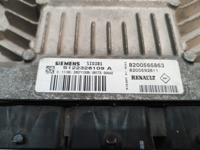 Recambio de centralita motor uce para renault megane ii berlina 5p referencia OEM IAM 8200565863 8200565863 8200592611