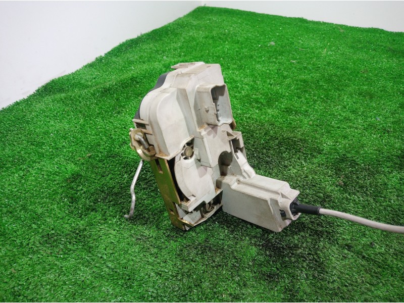 Recambio de cerradura puerta delantera derecha para peugeot 307 berlina (s2) xr referencia OEM IAM   