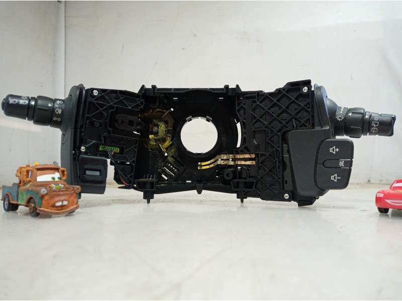 Recambio de mando multifuncion para renault scenic ii referencia OEM IAM 8200127727 8200127727 8200127727