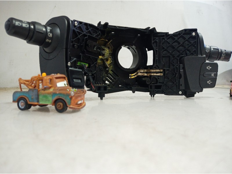 Recambio de mando multifuncion para renault scenic ii referencia OEM IAM 8200127727 8200127727 8200127727