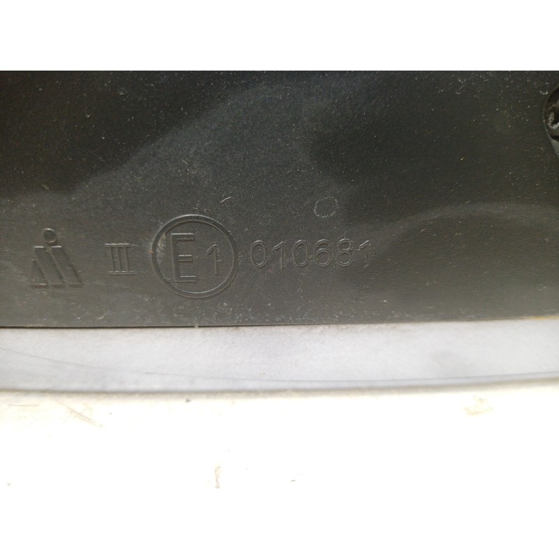 Recambio de retrovisor izquierdo para audi a4 avant (8e) 3.0 tdi quattro referencia OEM IAM 010681 010681 010681