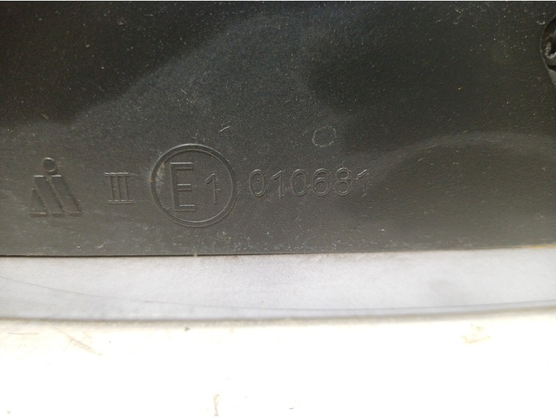 Recambio de retrovisor izquierdo para audi a4 avant (8e) 3.0 tdi quattro referencia OEM IAM 010681 010681 010681