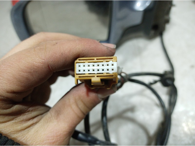 Recambio de retrovisor izquierdo para audi a4 avant (8e) 3.0 tdi quattro referencia OEM IAM 010681 010681 010681