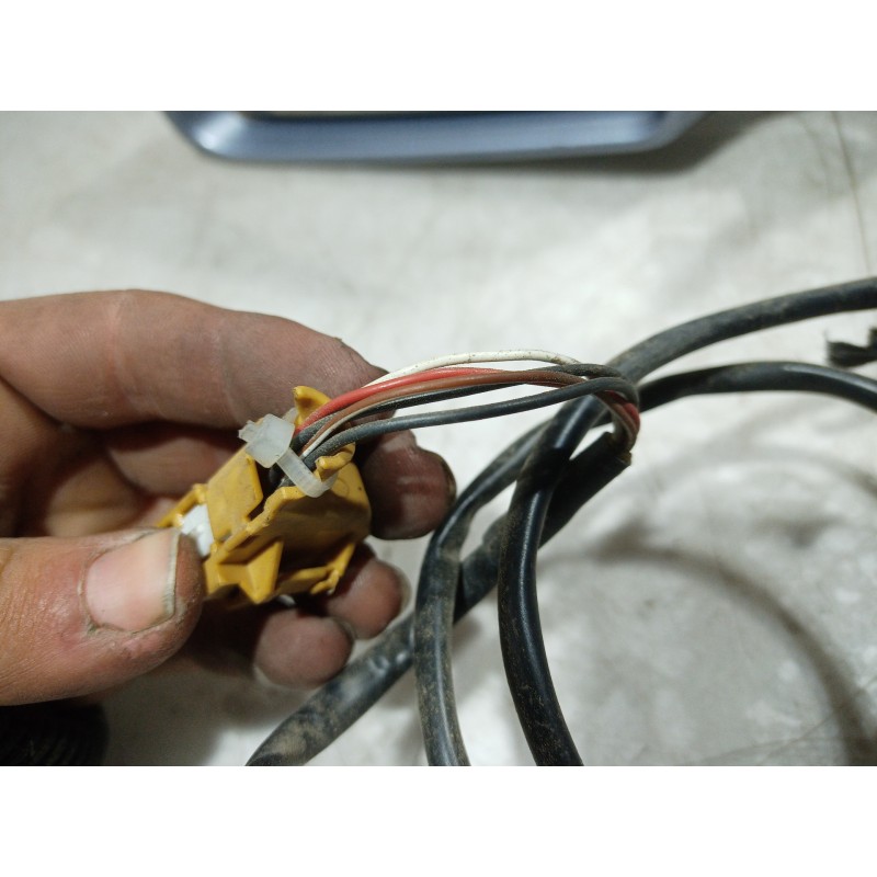 Recambio de retrovisor izquierdo para audi a4 avant (8e) 3.0 tdi quattro referencia OEM IAM 010681 010681 010681