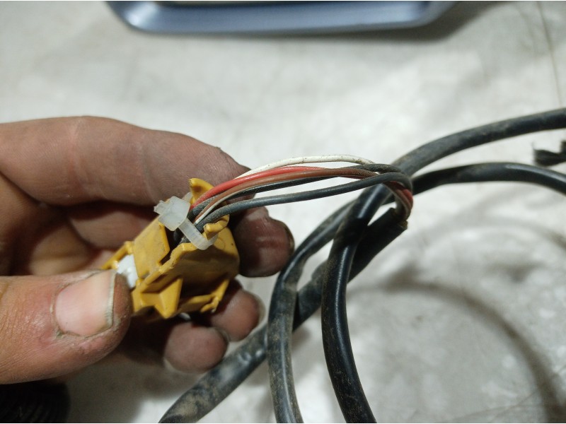 Recambio de retrovisor izquierdo para audi a4 avant (8e) 3.0 tdi quattro referencia OEM IAM 010681 010681 010681