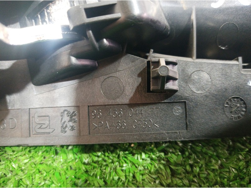 Recambio de maneta interior delantera derecha para peugeot 307 berlina (s2) xr referencia OEM IAM 9643604477 9643604477 96436044