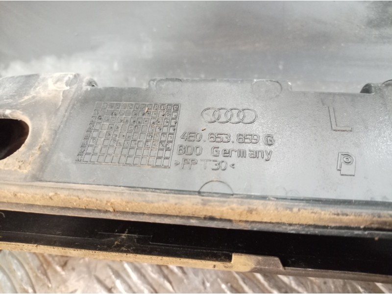 Recambio de faldon lateral para audi a8 (4e2) 4.2 v8 32v fsi referencia OEM IAM 4E0853859 4E0853859 4E0853859